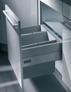 Kosz na śmieci PODWÓJNY do szafki min. 500 mm, Hailo Zargen-Cargo 3670-51, 1 x 20 i 1 x 14 litrów HÄFELE 502.03.522